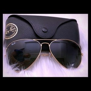 Large Ray-Ban Classic Aviators